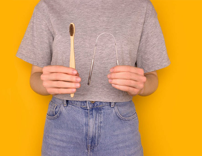 How to Do Tongue Scrapping To Clear Toxins - Ayurveda How to Do Tongue Scrapping To Clear Toxins - Ayurveda